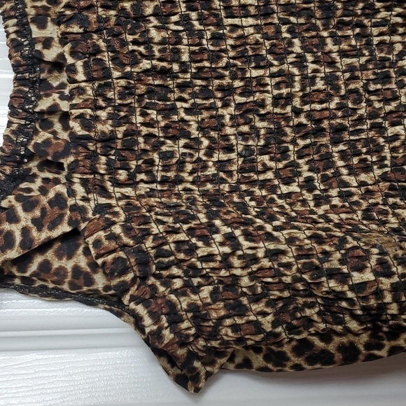 Suzy Shier Cheeter Print Cropped Cami Top with Ruched Back and ruffled hem - Picture 6 of 13